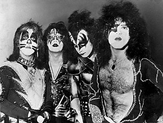 Kiss (band)